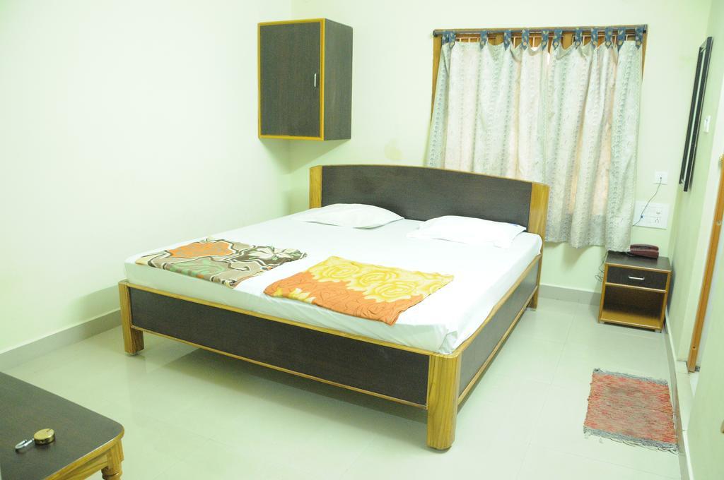 Hotel Agarala Residency Tirupati Oda fotoğraf